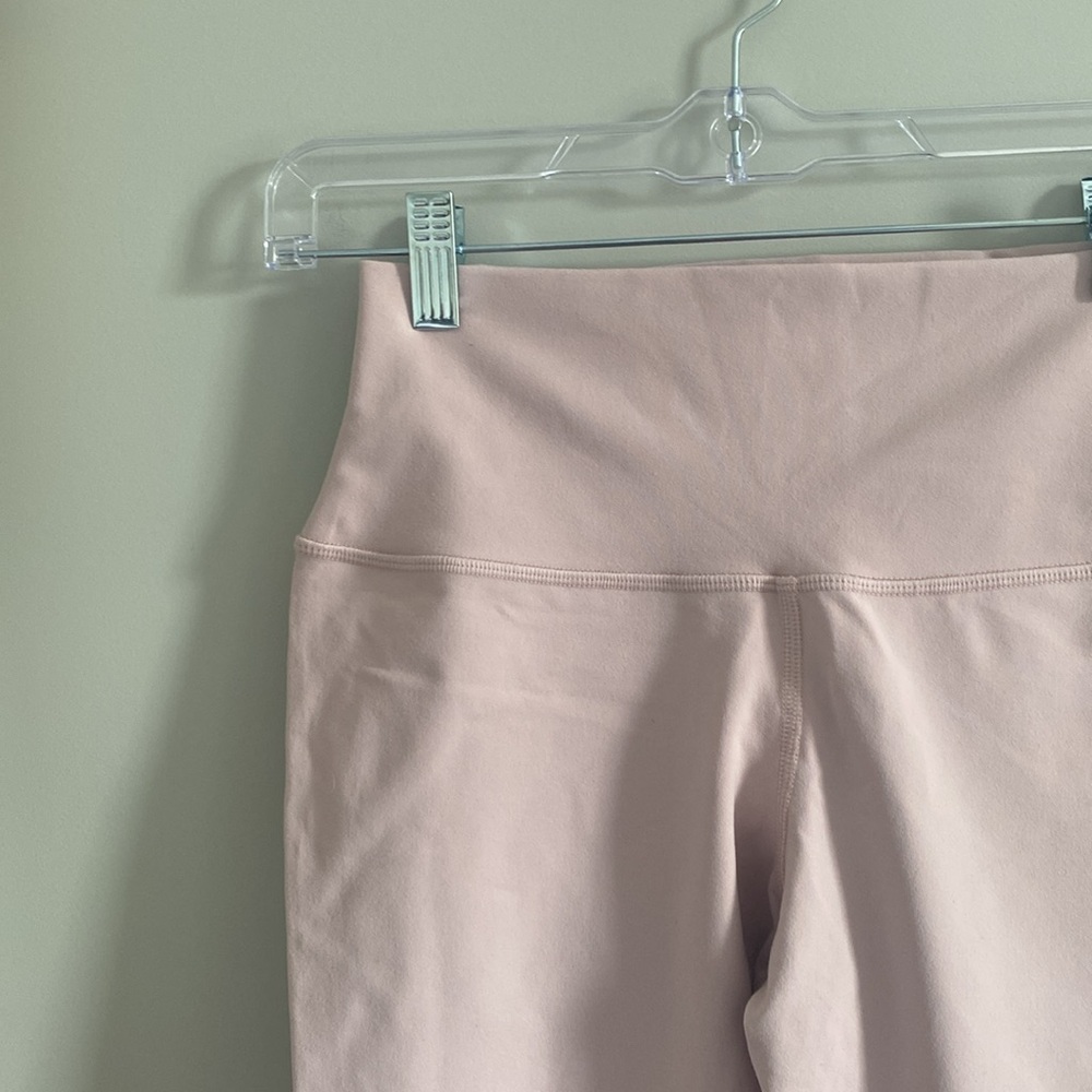 Alo Yoga Airbrush Cropped High Waist Legging Sz Medium Light Pink Mauve - Picture 3 of 6